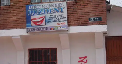 LABORATORIO DENTAL LUZDENT LABORATORIO DENTAL LUZDENT